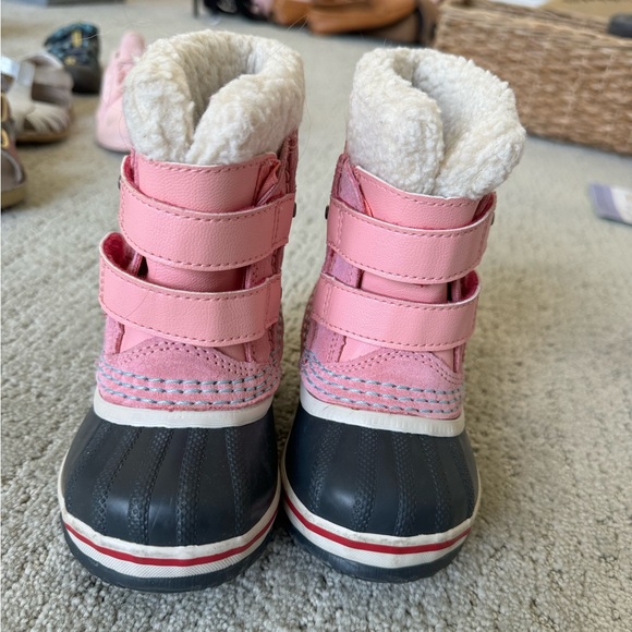 Sorel Boots Toddler Girl Size 6 winter snow boots - Picture 1 of 4